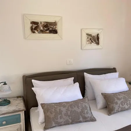 Apartment Cliff *