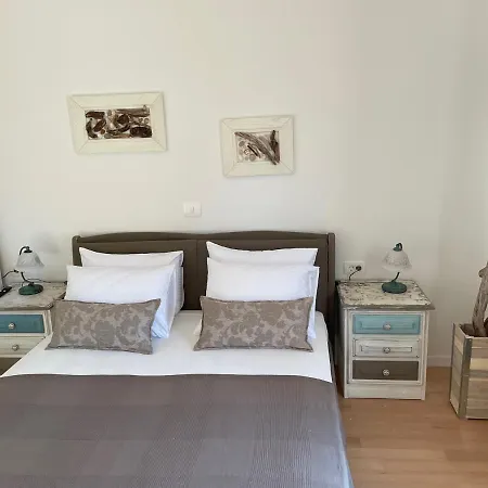 Apartment Cliff Piran